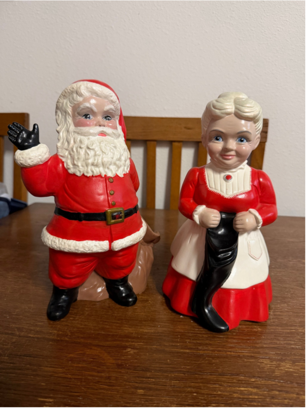 Vintage Ceramic Santa Mrs Claus Figurines Set 10” Christmas Mr & Mrs Pair